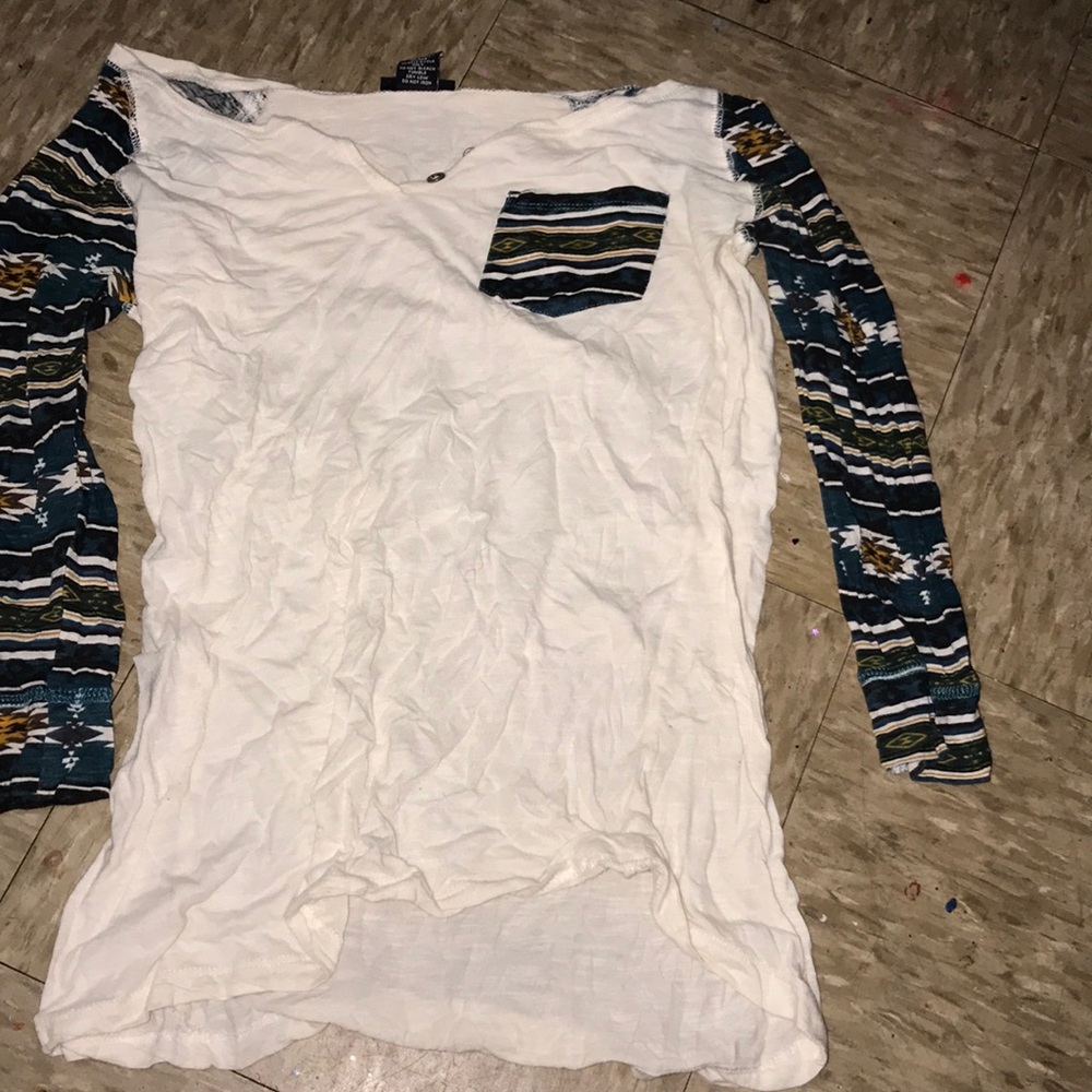white half sleeve shirt
